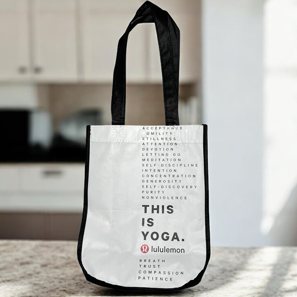 LULULEMON Small Shopping Bag Tote Yoga Workout Fitness Lunch Gift Bag White